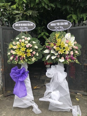 Vòng hoa viếng 250024