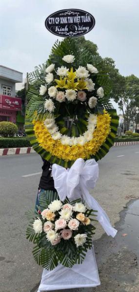 Vòng hoa viếng 250061