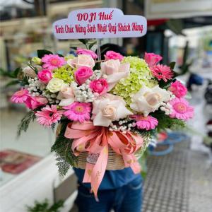 Giỏ hoa tươi chúc mừng TH003