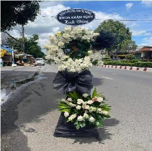 Vòng hoa tươi viếng HCB2302