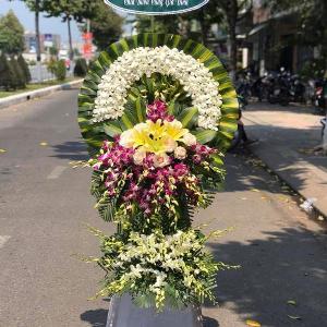 Vòng hoa chia buồn HCB202003