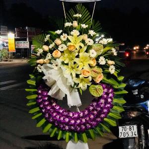 Vòng hoa chia buồn HCB202016