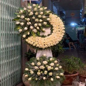 Vòng hoa chia buồn HCB202021