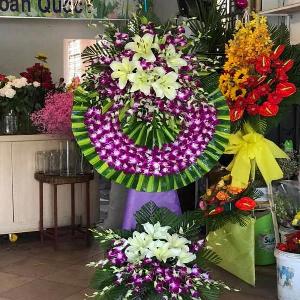Vòng hoa chia buồn HCB202023