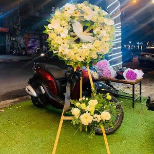 Vòng hoa chia buồn HCB202052