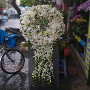 Vòng hoa chia buồn HCB20208003