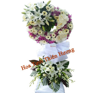 Vòng Hoa Chia Buồn HCB2836