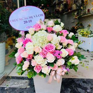 Giỏ hoa tươi chúc mừng HCM202070