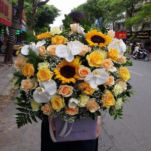 Giỏ hoa tươi chúc mừng HCM202078