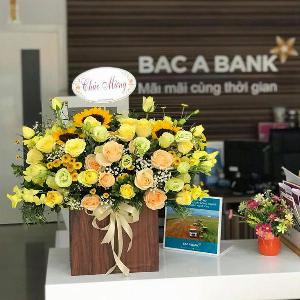 Giỏ hoa tươi chúc mừng HCM202081