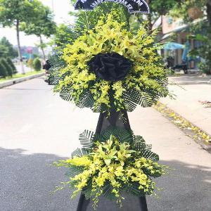 Vòng hoa chia buồn HCB201937