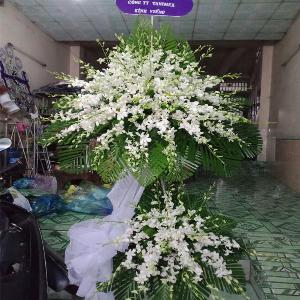 Vòng hoa chia buồn HCB201950