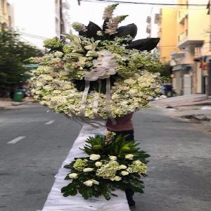Vòng hoa chia buồn HCB201952