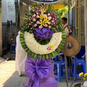 Vòng hoa chia buồn HCB202035